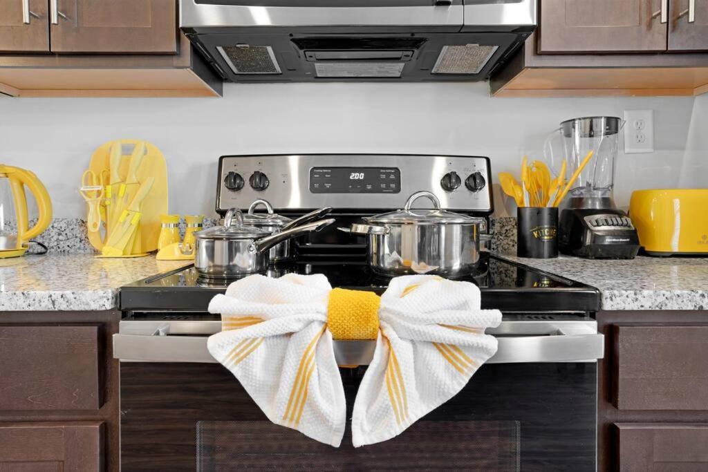 Make Lemonade In Luxury W King Bed And Free Parking Plus 40 Minutes To Nashville Clarksville Extérieur photo