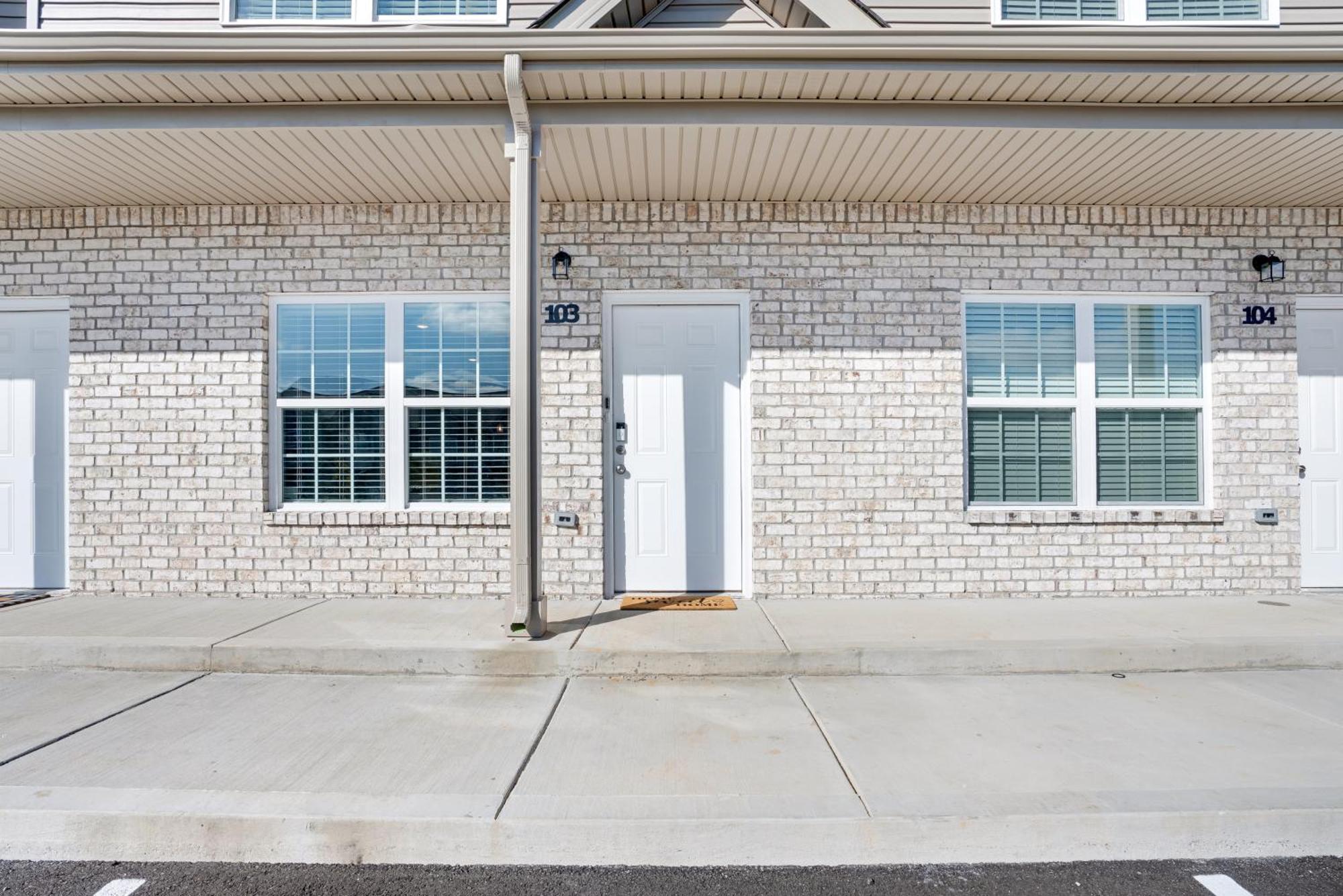 Make Lemonade In Luxury W King Bed And Free Parking Plus 40 Minutes To Nashville Clarksville Extérieur photo
